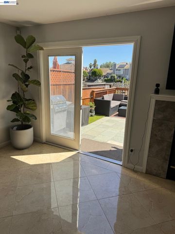 316 HERON DR., Pittsburg, CA 94561