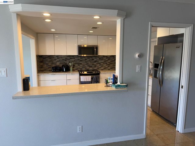 316 HERON DR., Pittsburg, CA 94561