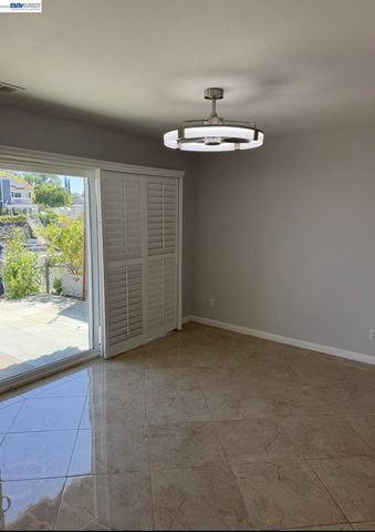 316 HERON DR., Pittsburg, CA 94561
