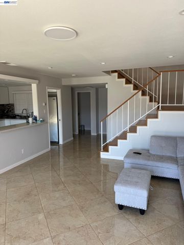 316 HERON DR., Pittsburg, CA 94561