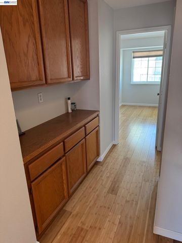 316 HERON DR., Pittsburg, CA 94561
