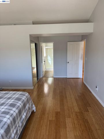 316 HERON DR., Pittsburg, CA 94561