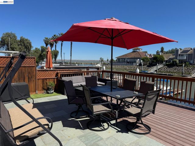 316 HERON DR., Pittsburg, CA 94561