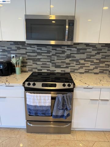 316 HERON DR., Pittsburg, CA 94561