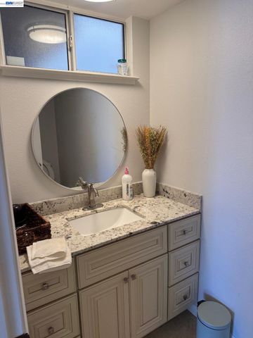 316 HERON DR., Pittsburg, CA 94561