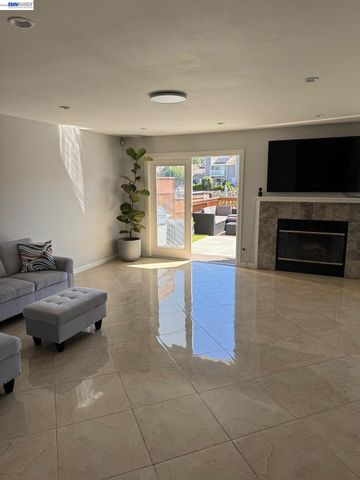 316 HERON DR., Pittsburg, CA 94561