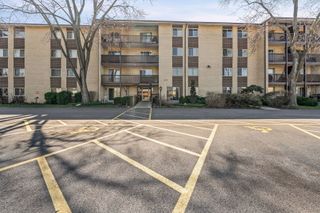 640 Murray Lane 111, Des Plaines, IL 60016