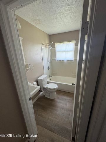9622 Britannia Ct, Louisville, KY 40272
