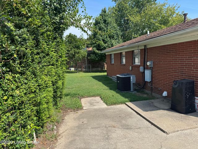 9622 Britannia Ct, Louisville, KY 40272