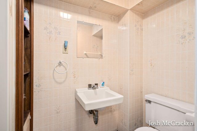 846 Lincoln Lake Avenue SE, Lowell, MI 49331