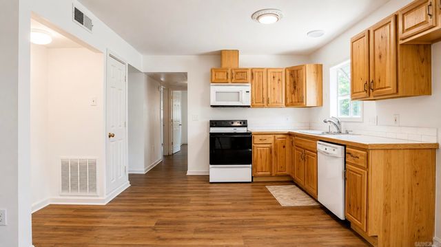 7 N Meadowcliff Drive, Little Rock, AR 72209