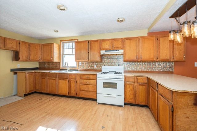 3236 Young Avenue NW, Massillon, OH 44647