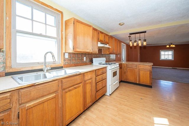 3236 Young Avenue NW, Massillon, OH 44647