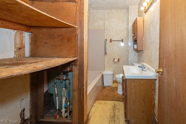 3236 Young Avenue NW, Massillon, OH 44647