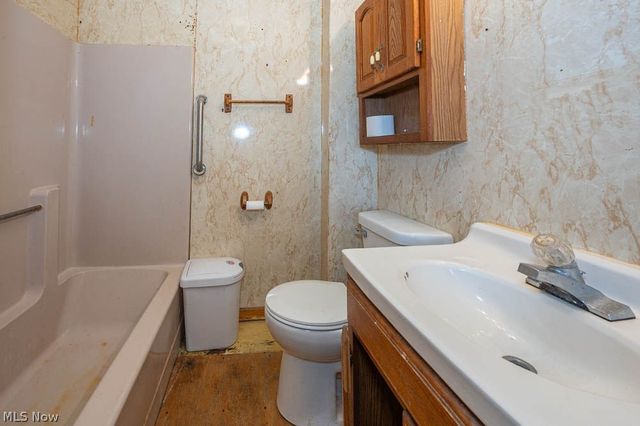 3236 Young Avenue NW, Massillon, OH 44647