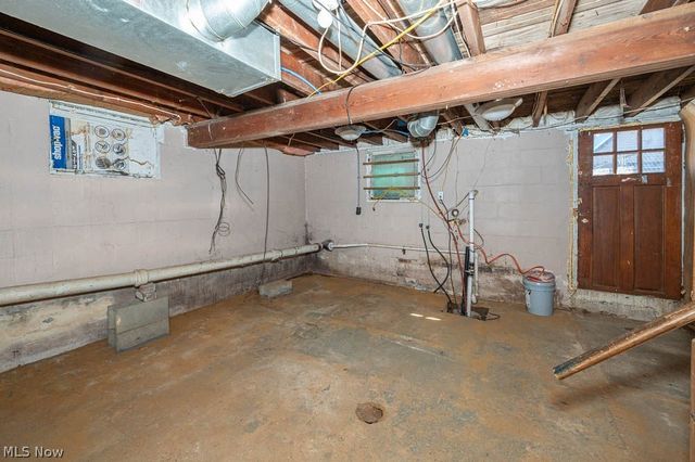 3236 Young Avenue NW, Massillon, OH 44647