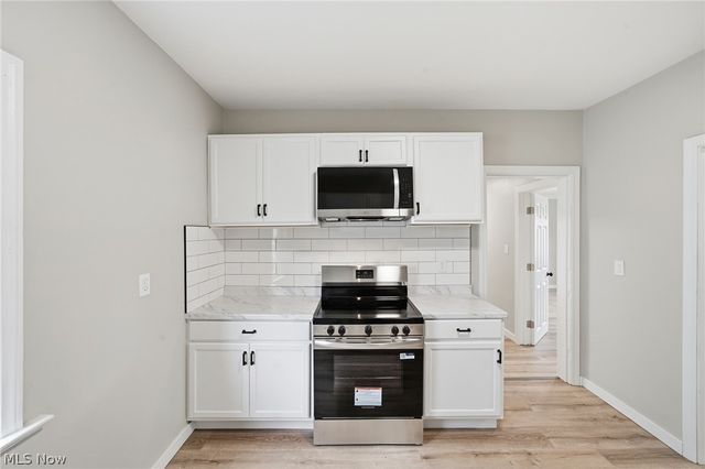 4256 W 22nd Street, Cleveland, OH 44109