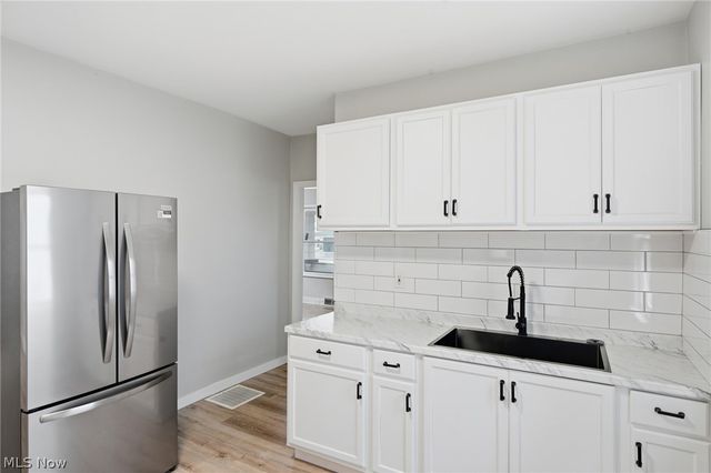 4256 W 22nd Street, Cleveland, OH 44109