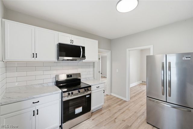 4256 W 22nd Street, Cleveland, OH 44109