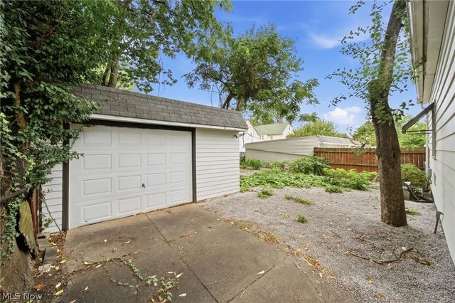 4256 W 22nd Street, Cleveland, OH 44109