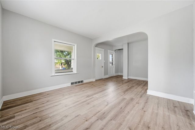 4256 W 22nd Street, Cleveland, OH 44109