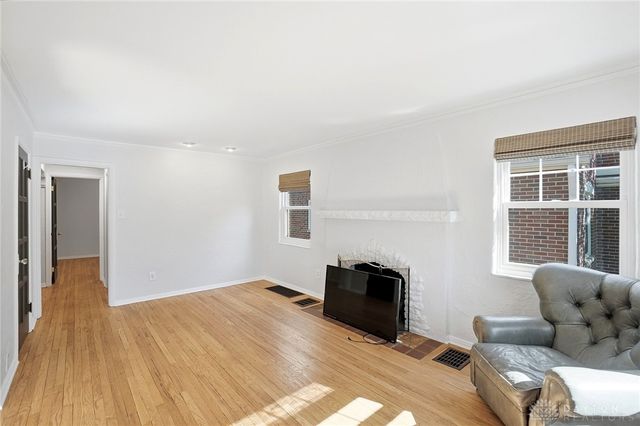 235 Claranna Avenue, Oakwood, OH 45419