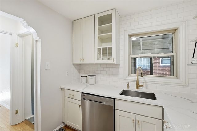 235 Claranna Avenue, Oakwood, OH 45419