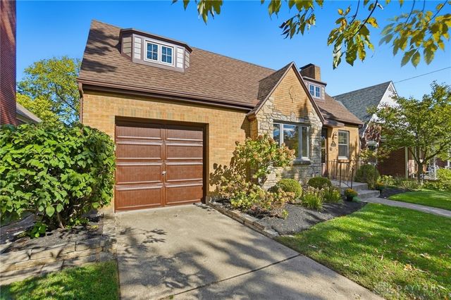 235 Claranna Avenue, Oakwood, OH 45419