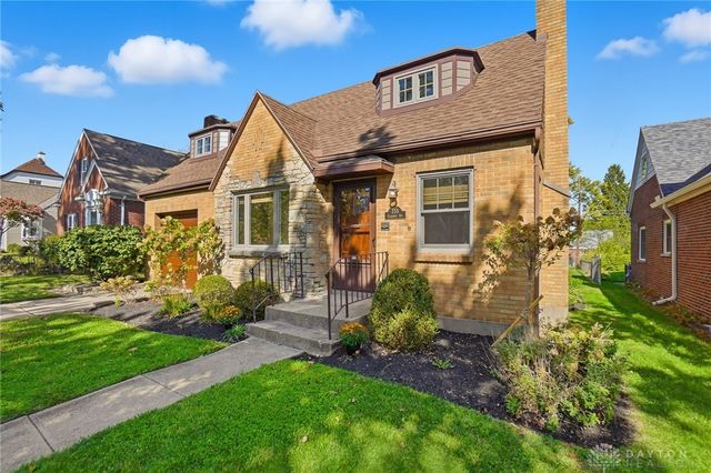 235 Claranna Avenue, Oakwood, OH 45419