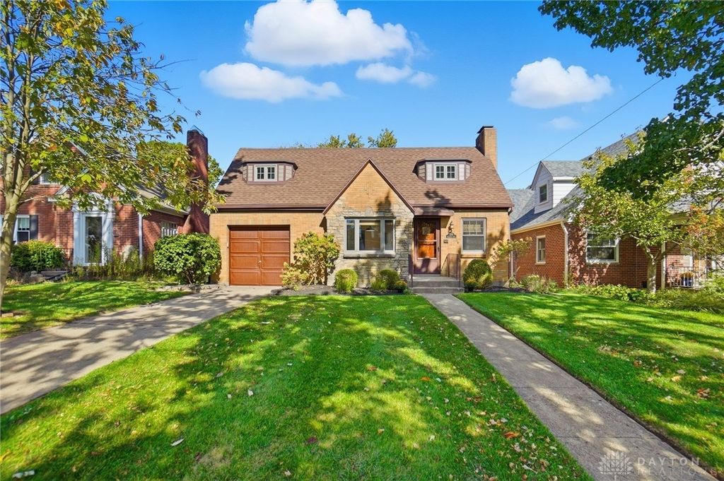 235 Claranna Avenue, Oakwood, OH 45419