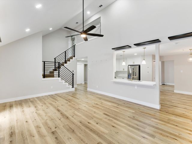 2911 Creekside Court, Carrollton, TX 75007