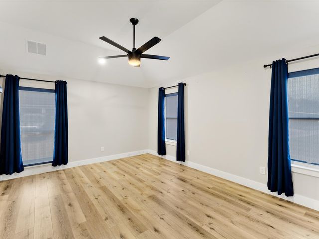 2911 Creekside Court, Carrollton, TX 75007