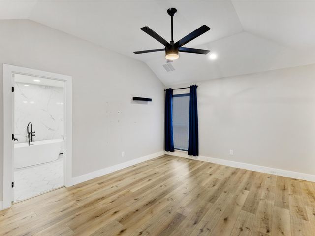 2911 Creekside Court, Carrollton, TX 75007