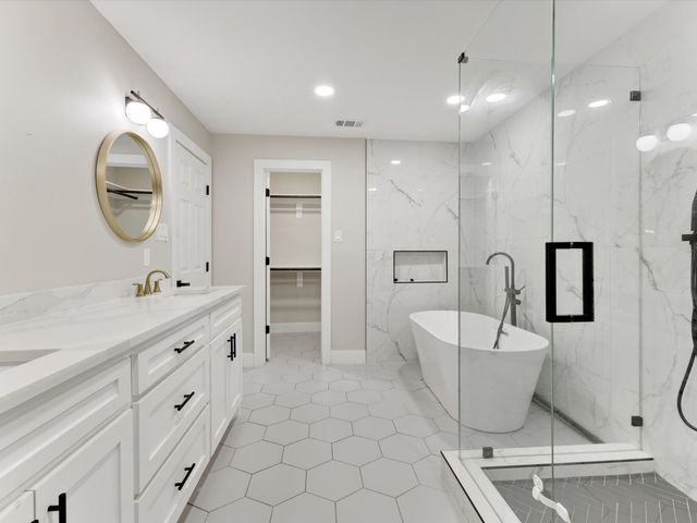 2911 Creekside Court, Carrollton, TX 75007