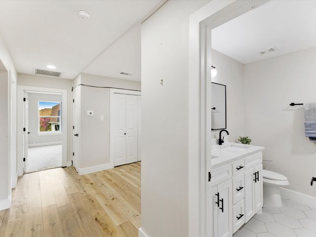 2911 Creekside Court, Carrollton, TX 75007