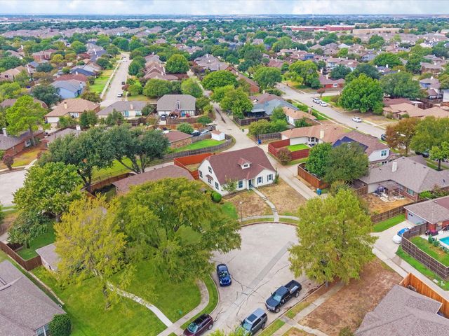 2911 Creekside Court, Carrollton, TX 75007