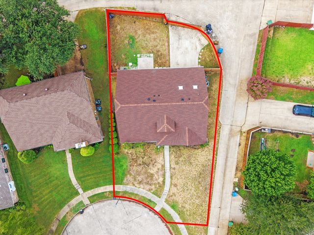 2911 Creekside Court, Carrollton, TX 75007