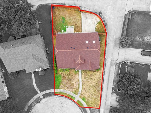 2911 Creekside Court, Carrollton, TX 75007