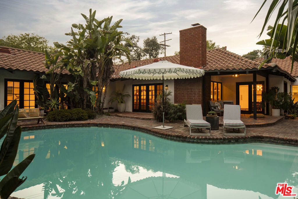 2630 Laurel Pass / Bypass, Los Angeles, CA 90046 — exterior