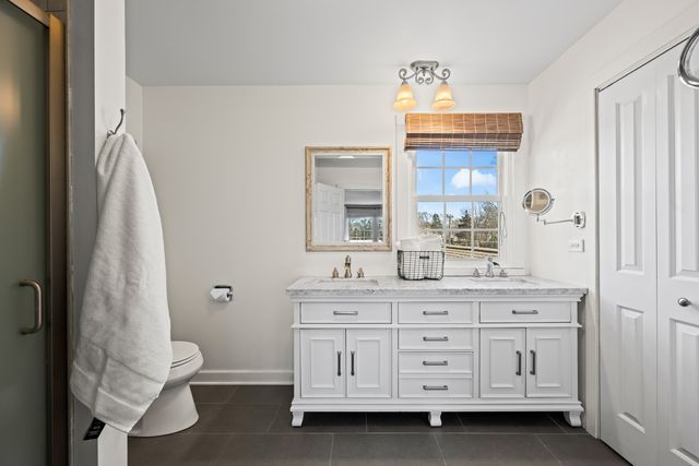 1320 N Douglas Avenue, Arlington Heights, IL 60004