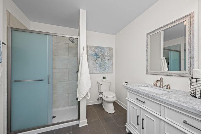 1320 N Douglas Avenue, Arlington Heights, IL 60004