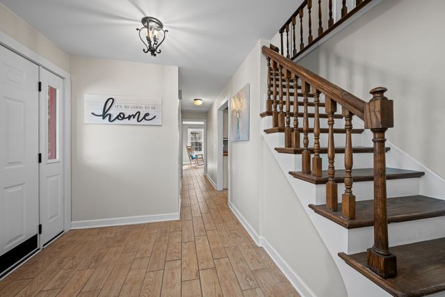 1320 N Douglas Avenue, Arlington Heights, IL 60004