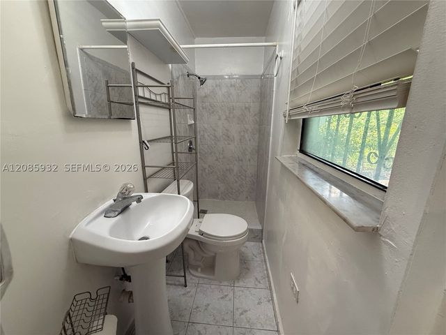 1405 NW 121st St 2, North Miami, FL 33167