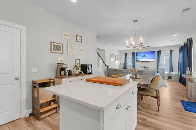1025 Pigeon Point, Johns Island, SC 29455