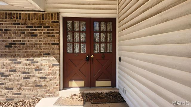 12807 Sunrise East Court, Florissant, MO 63033