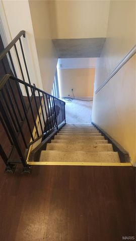 12807 Sunrise East Court, Florissant, MO 63033