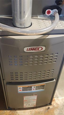 12807 Sunrise East Court, Florissant, MO 63033