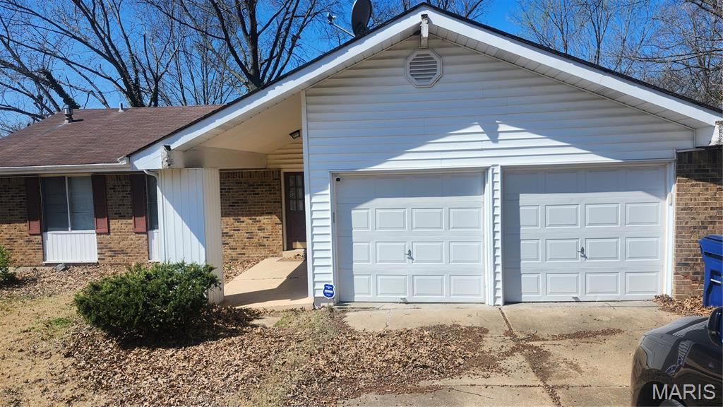 12807 Sunrise East Court, Florissant, MO 63033