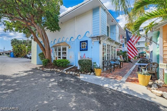 160 Palm ST 208, Marco Island, FL 34145