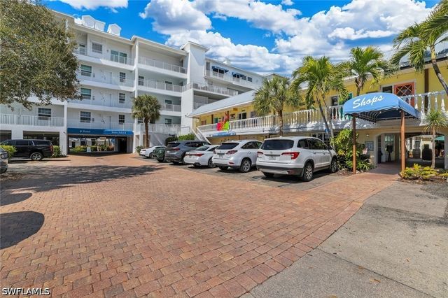 160 Palm ST 208, Marco Island, FL 34145